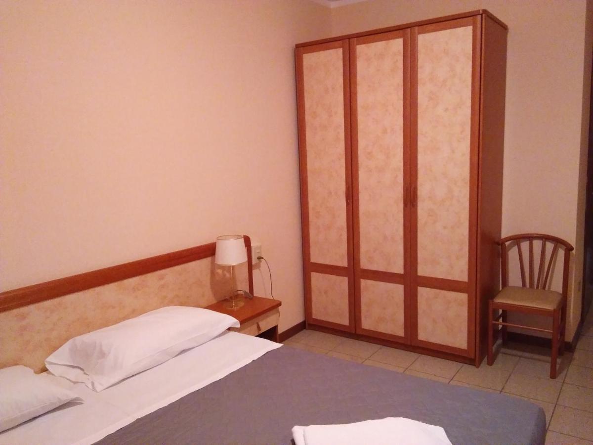 Hotel Rose&Crown Correggio Ngoại thất bức ảnh