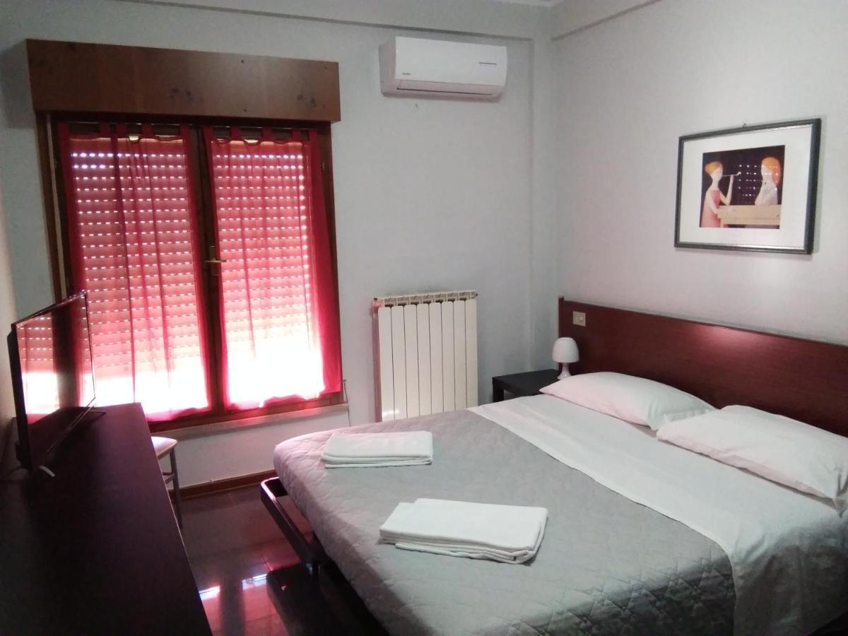 Hotel Rose&Crown Correggio Ngoại thất bức ảnh