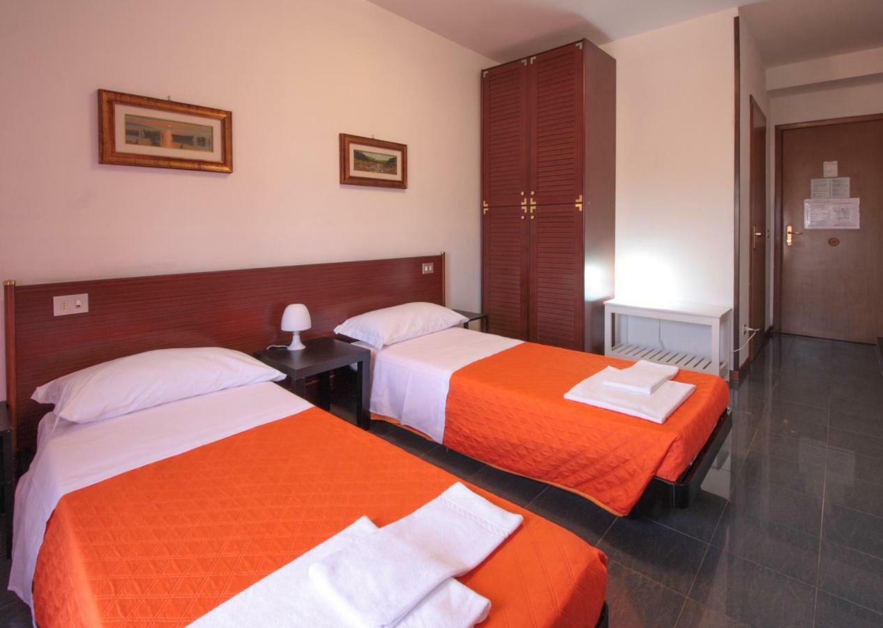 Hotel Rose&Crown Correggio Ngoại thất bức ảnh