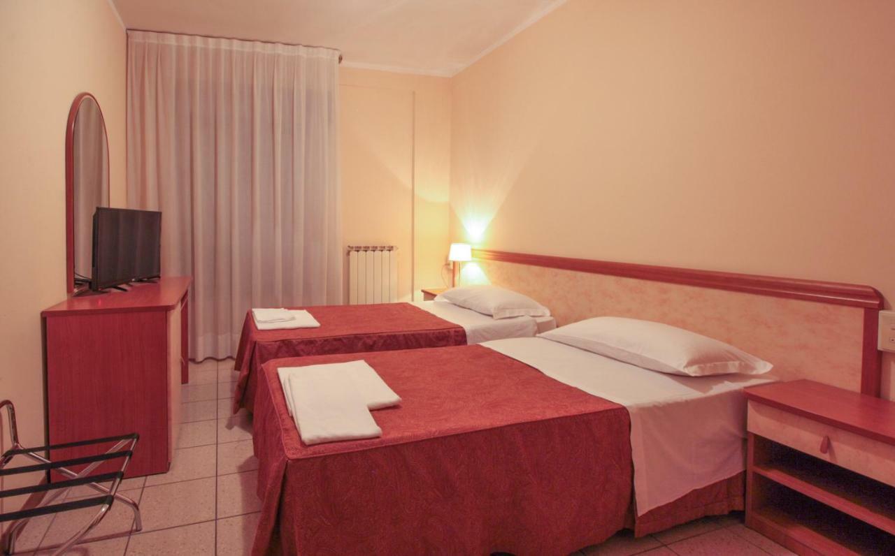 Hotel Rose&Crown Correggio Ngoại thất bức ảnh
