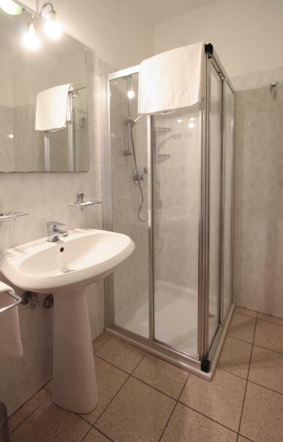 Hotel Rose&Crown Correggio Ngoại thất bức ảnh