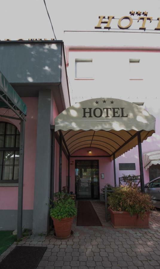 Hotel Rose&Crown Correggio Ngoại thất bức ảnh