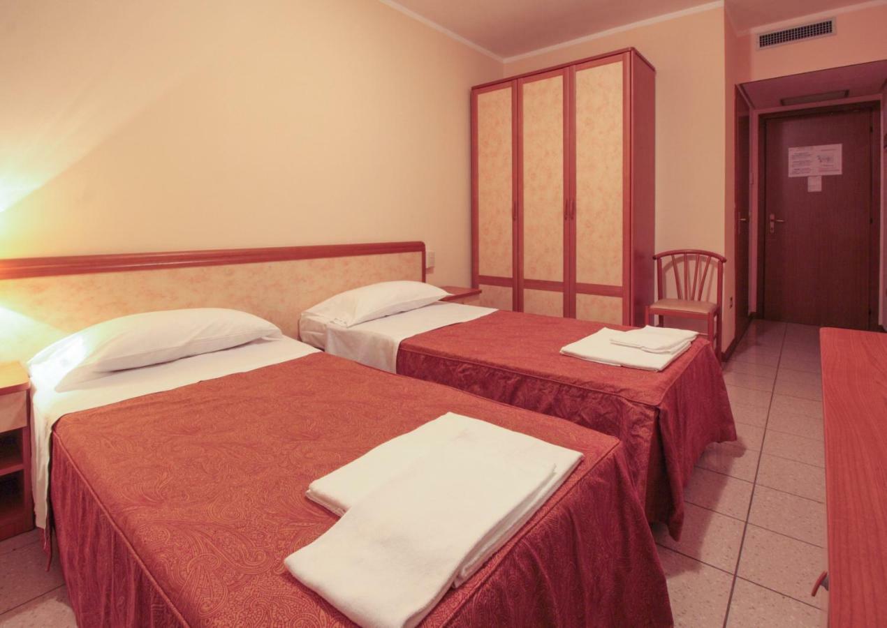 Hotel Rose&Crown Correggio Ngoại thất bức ảnh
