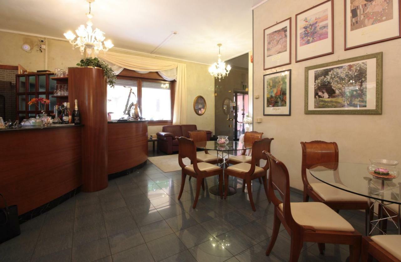 Hotel Rose&Crown Correggio Ngoại thất bức ảnh